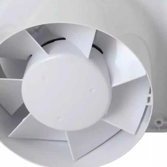 Wyciągowy wentylator łazienkowy Ø 125 mm - panel przedni ze szkła w kolorze satynowego srebra